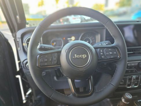 New 2026 Jeep Gladiator Sahara image 22