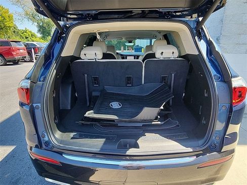 Used 2023 Buick Enclave Essence w/ Sound and Sites Package image 27