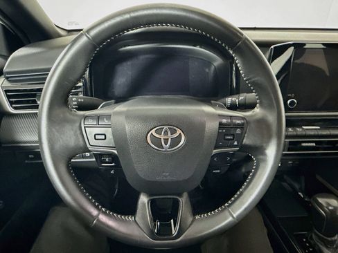 Used 2025 Toyota Camry SE AWD/4WD image 10