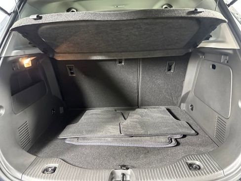 Used 2022 Chevrolet Trax LT w/ LT Convenience Package image 26