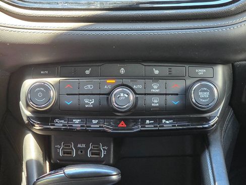 Used 2022 Dodge Durango GT w/ Blacktop Package AWD/4WD image 25