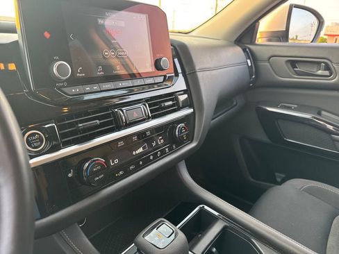 Used 2024 Nissan Pathfinder SV AWD/4WD image 24