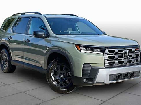 Used 2026 Honda Pilot TrailSport image 3
