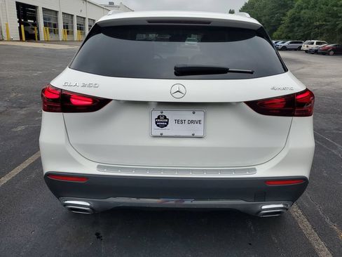 Used 2025 Mercedes-Benz GLA 250 4MATIC image 5
