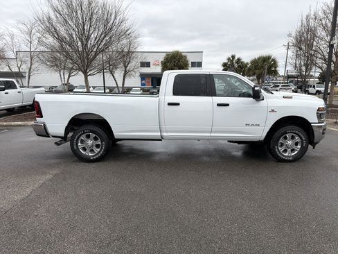 Used 2025 RAM 3500 Big Horn AWD/4WD image 9