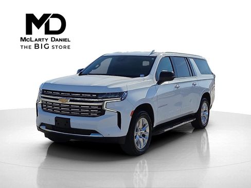 Certified 2023 Chevrolet Suburban Premier image 2