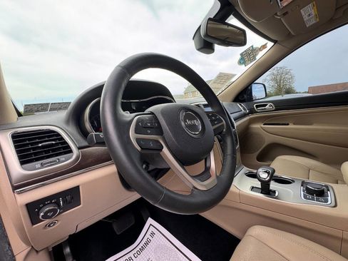 Used 2014 Jeep Grand Cherokee Limited w/ Luxury Group II AWD/4WD image 21