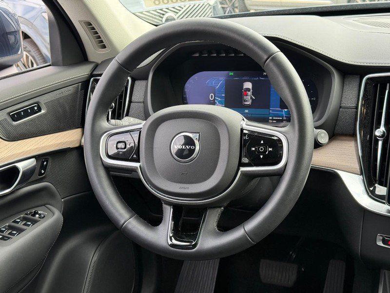 New 2026 Volvo XC90 T8 Plus w/ Protection Package Premier AWD/4WD image 8
