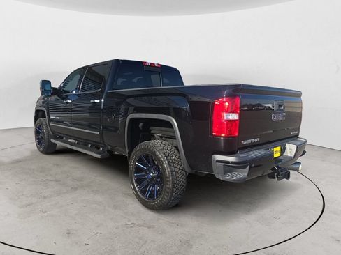 Used 2018 GMC Sierra 2500 Denali w/ Duramax Plus Package AWD/4WD image 7
