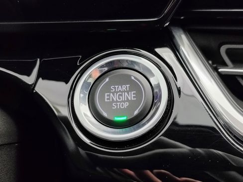 Used 2025 Chevrolet Trax RS w/ Sunroof Package image 42