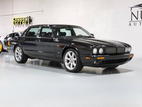 Used 1998 Jaguar XJ8 RWD image 19
