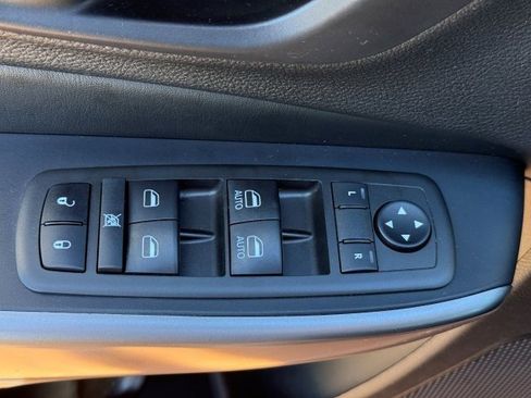 Used 2021 Jeep Cherokee Latitude image 10