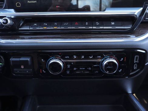 Used 2024 GMC Sierra 1500 Elevation w/ Elevation Premium Package image 18