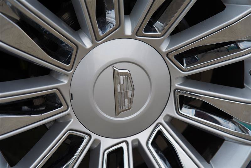 Used 2018 Cadillac Escalade ESV Platinum AWD/4WD image 13