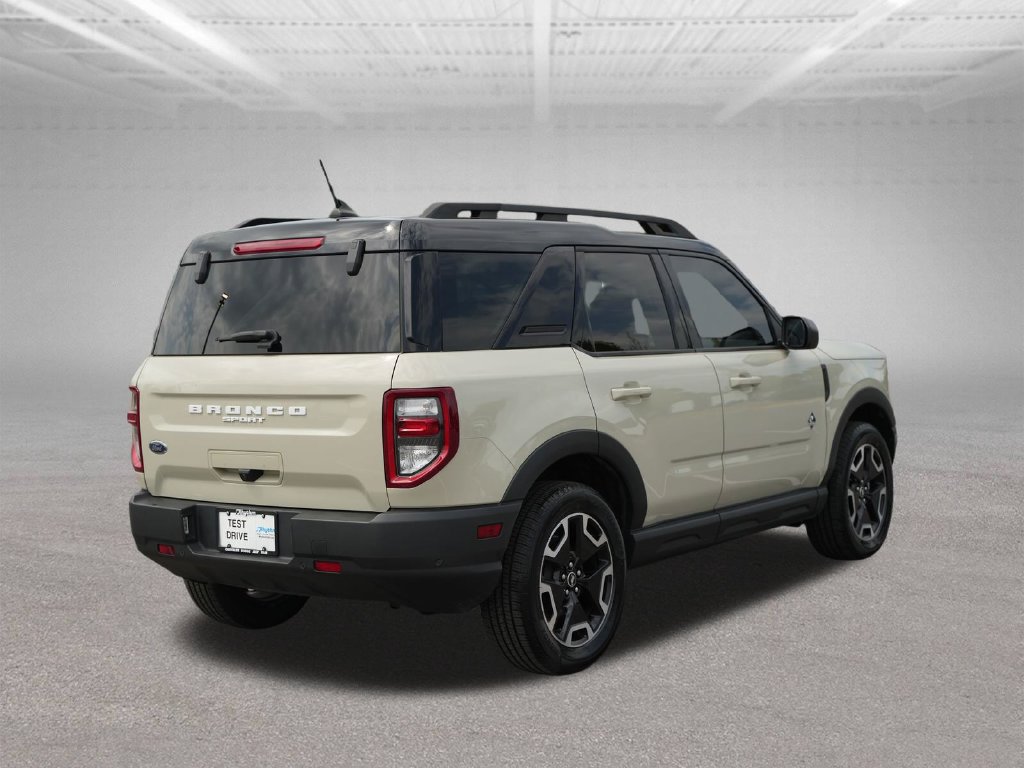 Used 2024 Ford Bronco Sport Outer Banks AWD/4WD image 9