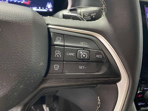 Used 2023 Jeep Grand Cherokee L Laredo AWD/4WD image 24