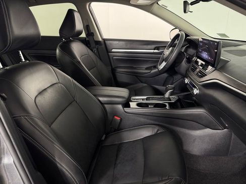 Used 2025 Nissan Altima 2.5 SL image 33
