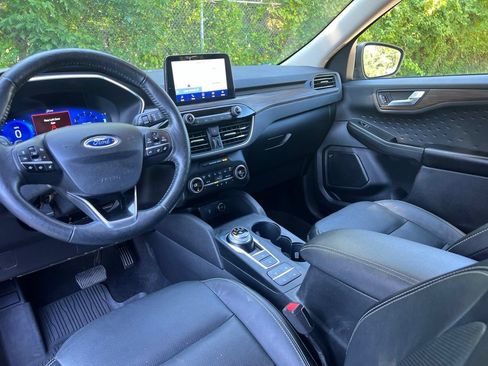Used 2020 Ford Escape Titanium AWD/4WD image 18
