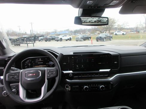 New 2026 GMC Sierra 1500 SLE w/ Max Trailering Package image 15