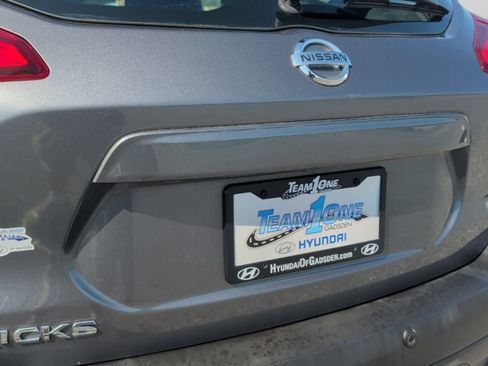 Used 2020 Nissan Kicks S FWD image 40