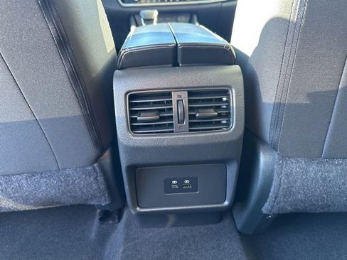 Used 2023 Nissan Rogue SV image 36