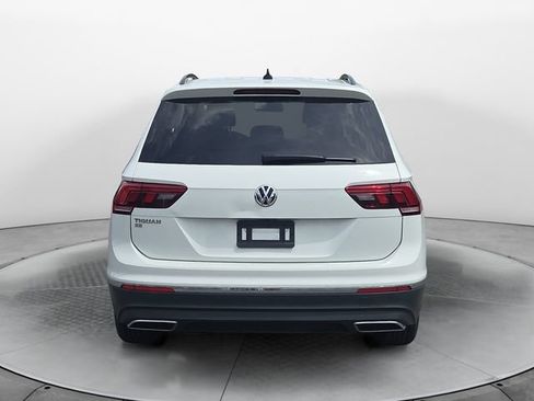 Used 2021 Volkswagen Tiguan SE w/ Panoramic Sunroof Package FWD image 4