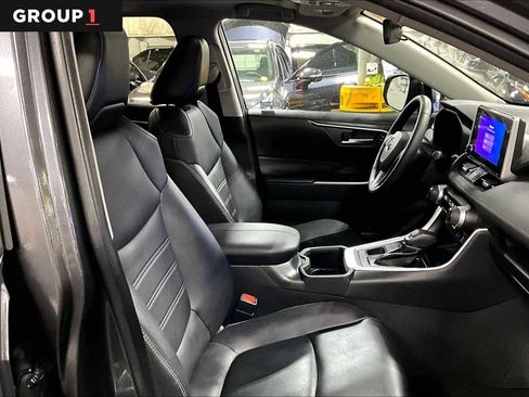 Used 2023 Toyota RAV4 XLE Premium AWD/4WD image 9