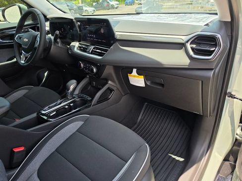 New 2026 Chevrolet TrailBlazer LT w/ LPO, Blackout Package AWD/4WD image 13