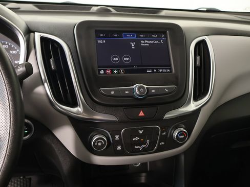 Used 2021 Chevrolet Equinox LS w/ LS Convenience Package FWD image 4