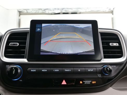 Certified 2025 Hyundai Venue SEL image 18