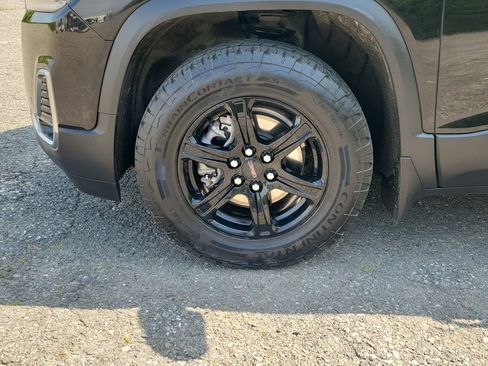 Used 2022 GMC Acadia AT4 w/ Technology Package AWD/4WD image 12