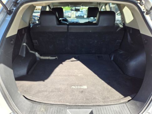 Used 2011 Nissan Rogue SV w/ SL Pkg image 11