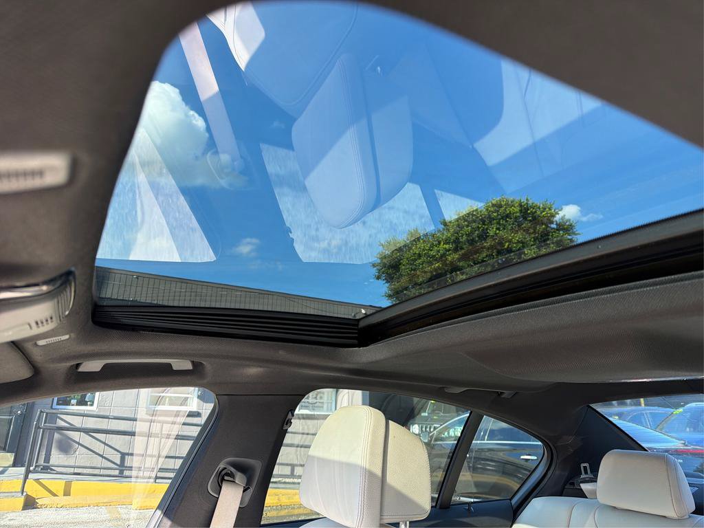 Used 2018 BMW 540i RWD image 21