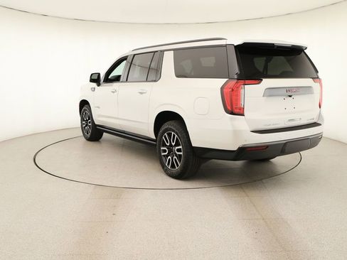 Used 2023 GMC Yukon XL AT4 w/ Technology Package AWD/4WD image 4