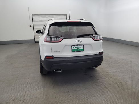 Used 2019 Jeep Cherokee Latitude Plus w/ Comfort/Convenience Group image 6