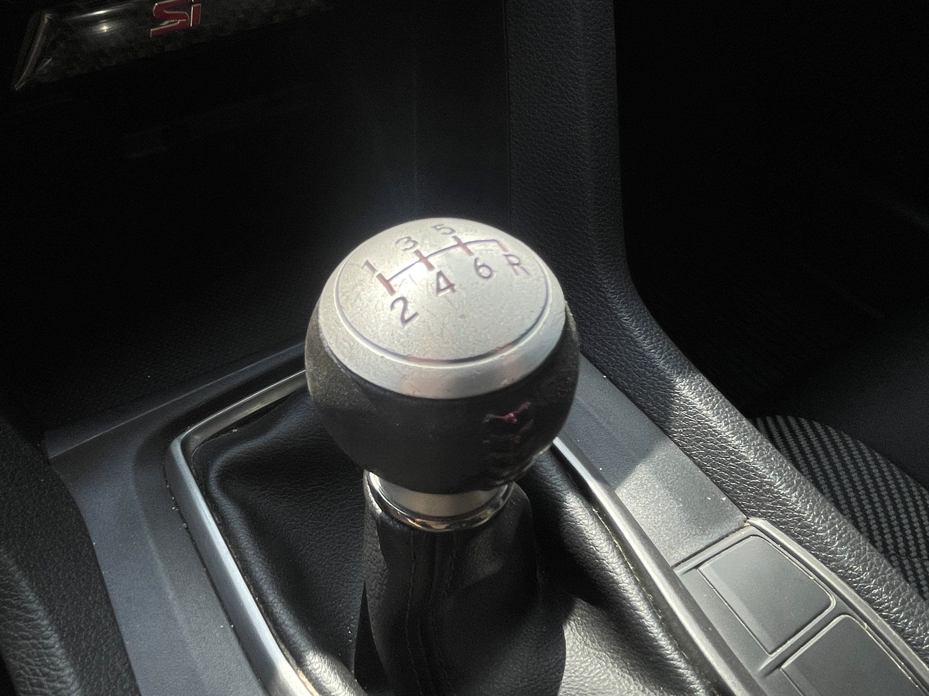 Used 2018 Honda Civic Si image 9
