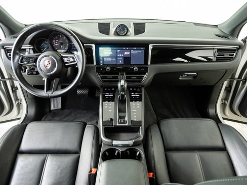 Certified 2023 Porsche Macan AWD/4WD image 18
