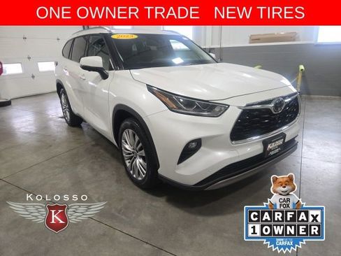 Used 2023 Toyota Highlander Platinum image 1