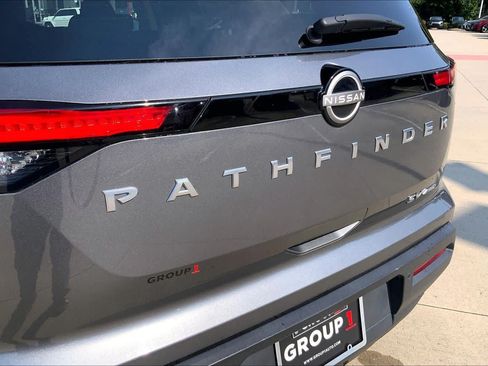 Used 2024 Nissan Pathfinder SV AWD/4WD image 32