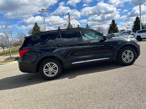 Used 2021 Ford Explorer XLT w/ Equipment Group 202A image 14