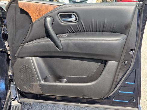 Used 2024 Nissan Armada SL w/ Captain's Chairs Package AWD/4WD image 28