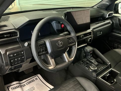 Used 2025 Toyota Tacoma TRD Off-Road w/ TRD Off Road Premium Package image 9