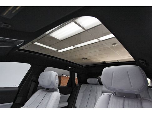 Used 2024 Cadillac Lyriq Sport RWD image 31