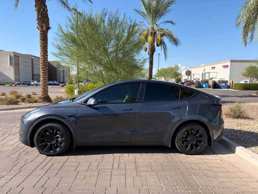 Used 2021 Tesla Model Y 2WD image 5