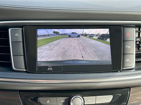 Used 2023 Buick Enclave Essence image 13