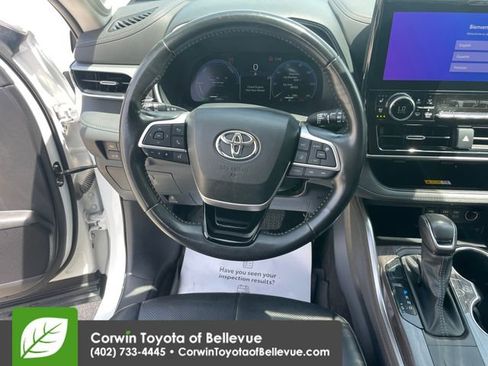 Used 2023 Toyota Highlander Platinum AWD/4WD image 21