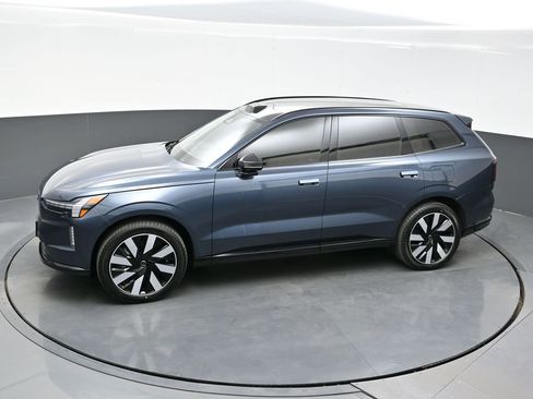 New 2025 Volvo EX90 Ultra image 32