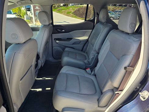 Used 2017 GMC Acadia SLT image 12