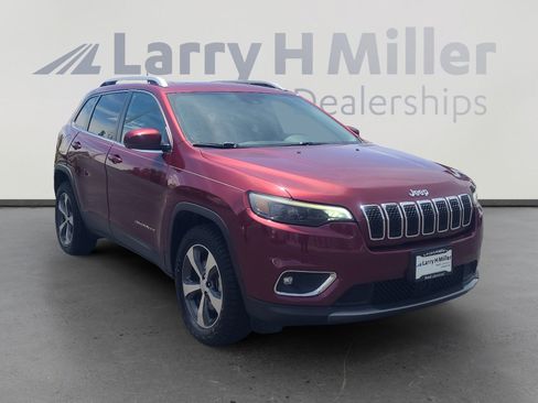 Used 2019 Jeep Cherokee Limited w/ Technology Group AWD/4WD image 7