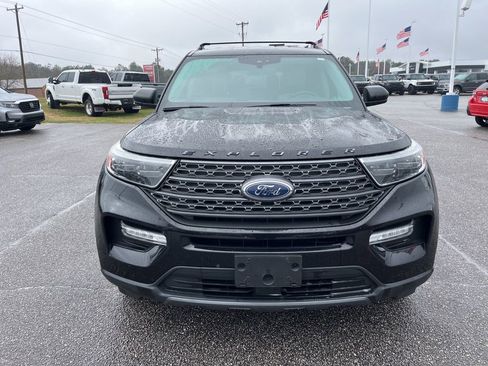 Used 2021 Ford Explorer XLT w/ Equipment Group 202A image 2
